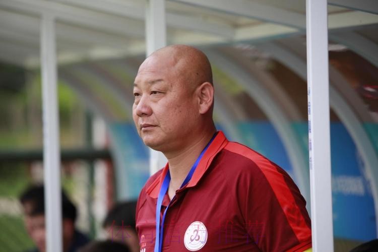 南方球队来北区攻擂 重庆凤鸣山先声夺人 南方球队来北区攻擂 重庆凤鸣山先声夺人